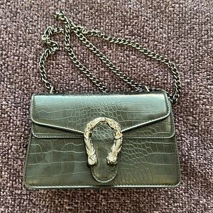Black horseshoe purse